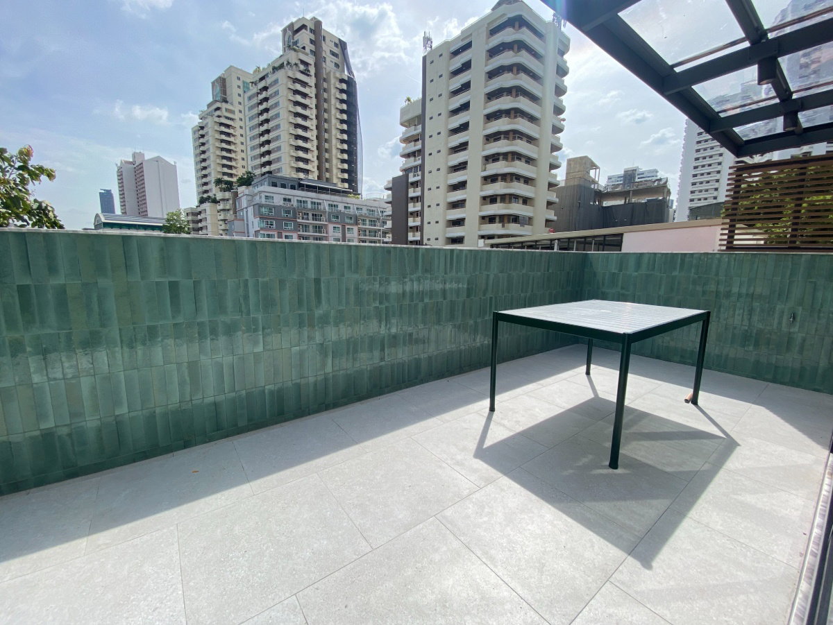 รูป Townhouse In Phromphong for rent ONLY 180K - รูปที่ 4/33