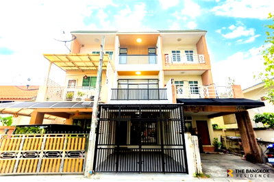 บ้านเดี่ยว ลาดพร้าว 71 : Townhouse 3 ชั้น 4 ห้องนอน ทำเลลาดพร้าว 