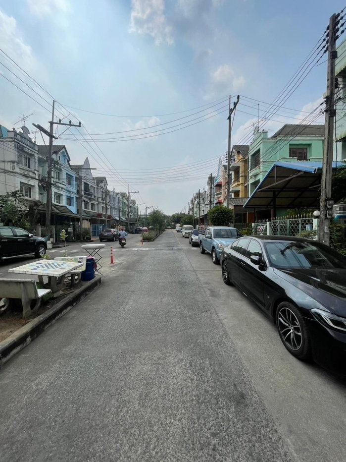 รูป [ขาย] ทาวน์โฮม 3 ชั้น หมู่บ้านลัลลี่วิลล์ ลำลูกกา-คลอง 1 ใกล้รถไฟฟ้าสายสีเขียว - รูปที่ 30/59