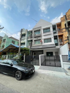 [ขาย] ทาวน์โฮม 3 ชั้น หมู่บ้านลัลลี่วิลล์ ลำลูกกา-คลอง 1 ใกล้รถไฟฟ้าสายสีเขียว