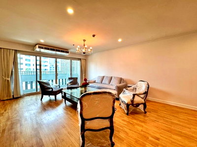 Apartment building for rent Metropolitan Electricity Authority : Renovated 3 Bedroom Pet Friendly Apartment in Asoke - BR21043AP