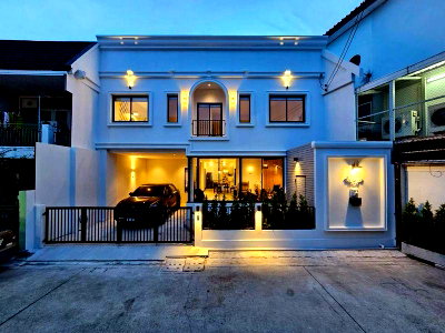 เช่าทาวน์โฮม แม็คโคร ฟู้ดเซอร์วิส สุขุมวิท 71 : LTH12675 – TownHome FOR RENT in Pridi Pranomyong Size 34 Sqw. 280 Sqm. 3 beds 4 baths Near BTS Phra Khanong Station ONLY 108K/Month