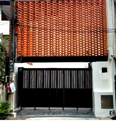 Home office for rent : LTHC12680 – Home Office For Rent in Sukhumvit 49 Size 50 Sqw. 400 Sqm. 5 beds 5 baths Near BTS Thong Lor Station ONLY 200K/Month