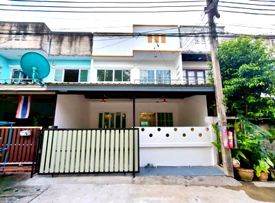 Townhouses for sale : 📢 Sale Townhouse, Baan Nattakan,Sai Mai 64 🛠 Renovated the whole house 🚇 BTS Saphan Mai, near 🛫 Don Mueang Airport 💸 Price 2.49 🛋 Free furniture
