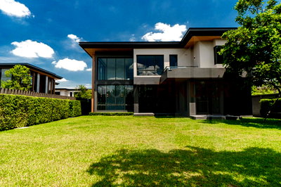 Houses for sale สถาบันเทคโนโลยีไทย-ญี่ปุ่น : Siraninn Residences Pattanakarn 5 bedrooms, for sale