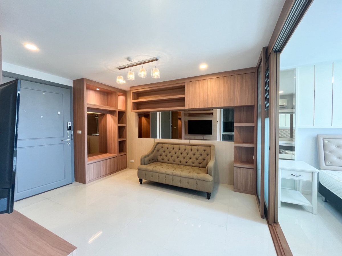 picture Sale Elements  Srinakarin condo 37 sqm Building 6 - 7/11