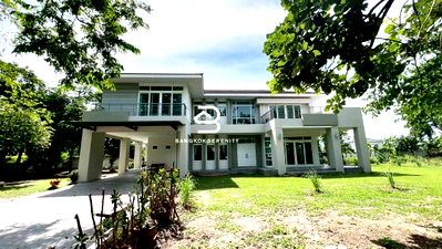 Houses for sale Thai Polymer Textile  : House for sale at Lakewood Golf course