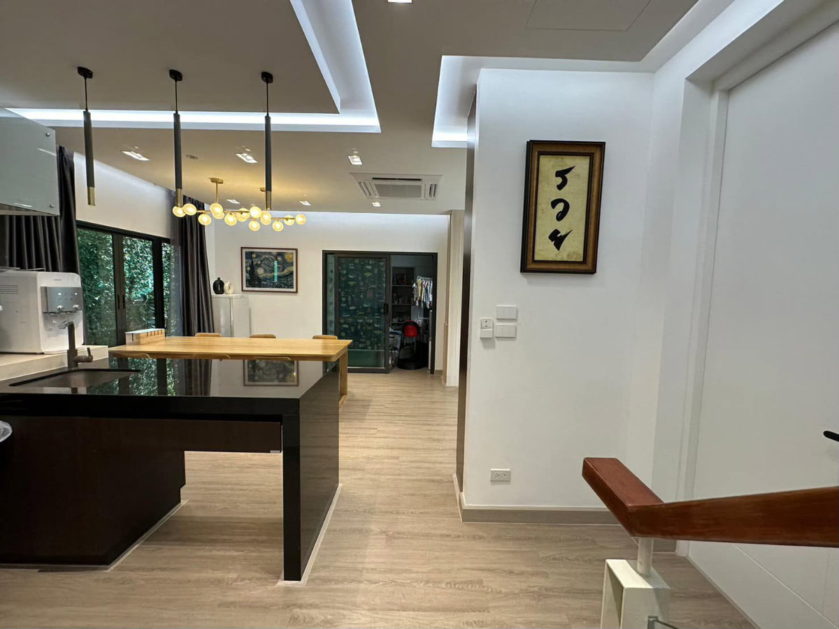 รูป บ้านให้เช่า Setthasiri Srinakarin-Rama 9 พร้อมเข้าอยู่สนใจติดต่อ Line @goodmanpro หรือ โทร 0999029192 - รูปที่ 7/14