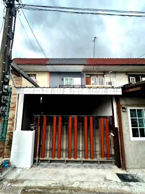 Townhouses for sale Bangkok : Urgent Sale! Fully Renovated 2-Storey Townhouse in the Heart of the City – Nuanchan Soi 6 – Unbeatable Price with FREE Electric Gate!