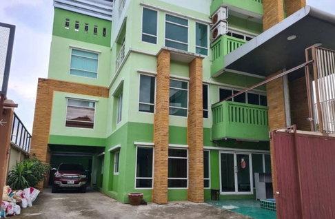 [For rent] Home office with warehouse, good location! 3 entrances and exits: Srinakarin, On Nut, Phatthanakan