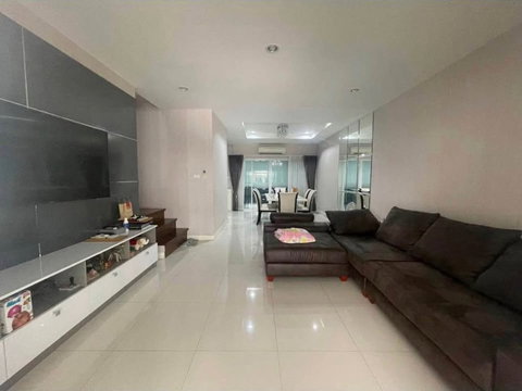 บ้านให้เช่า Panasiri Residence Kaset-Nawamin พร้อมเข้าอยู่สนใจติดต่อ Line @goodmanpro หรือ โทร 0999029192