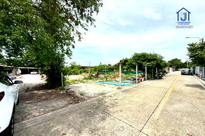 ที่ดิน โรงเรียนนานาชาติเด่นหล้า : ขายที่ดิน 139 ตารางวา ซอยวัดไผ่เหลือง ถนนรัตนาธิเบศร์ ใกล้รถไฟฟ้า MRTสถานีสามแยกบางใหญ่