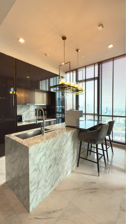 รูป ❖ Spacious Luxury ❖ ชั้น 30+ | 252.61 ตร.ม. 3 ห้องนอน, 3 ห้องน้ำ | คอนโดใกล้ เจ อเวนิว ทองหล่อ 2 นาที, BTS ทองหล่อ 5 นาที, ดองกิ มอลล์ 7 นาที - รูปที่ 15/20