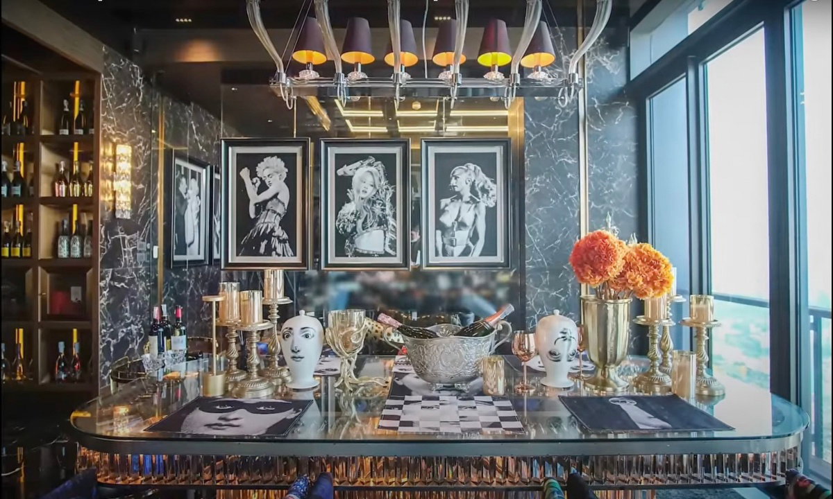 รูป ❖ Godfather ❖ ชั้น 35+ | 252.61 ตร.ม. 3 ห้องนอน, 3 ห้องน้ำ | คอนโดใกล้ เจ อเวนิว ทองหล่อ 2 นาที, BTS ทองหล่อ 5 นาที, ดองกิ มอลล์ 7 นาที - รูปที่ 1/10