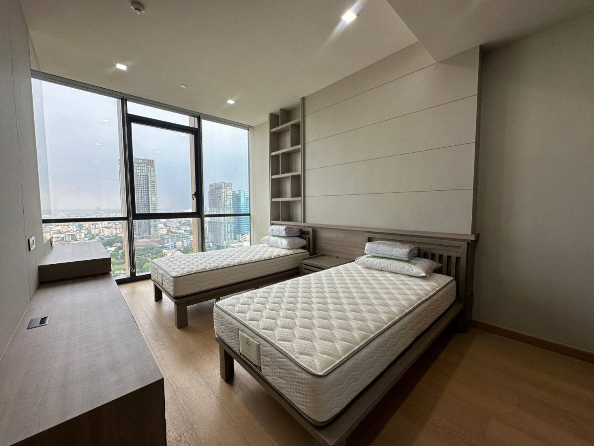 รูป ● Modern style ● ชั้น 15+ 125.20 ตร.ม. 2 ห้องนอน | คอนโดใกล้ เจ อเวนิว ทองหล่อ 2 นาที, BTS ทองหล่อ 5 นาที, ดองกิ มอลล์ 7 นาที - รูปที่ 11/15