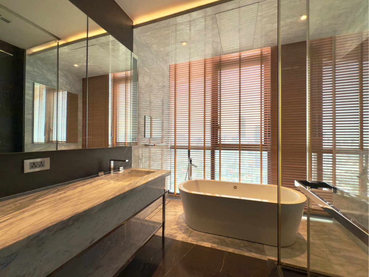 รูป ❖ Spacious Luxury ❖ ชั้น 25+ | 252.61 ตร.ม. 3 ห้องนอน, 3 ห้องน้ำ | คอนโดใกล้ เจ อเวนิว ทองหล่อ 2 นาที, BTS ทองหล่อ 5 นาที, ดองกิ มอลล์ 7 นาที - รูปที่ 9/20