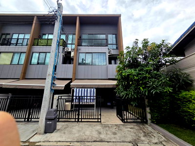 ขายทาวน์โฮม : ขาย โครงการ บ้านกลางเมือง พหลโยธิน–รามอินทรา 🏡 ทาวน์โฮม 3 ชั้น