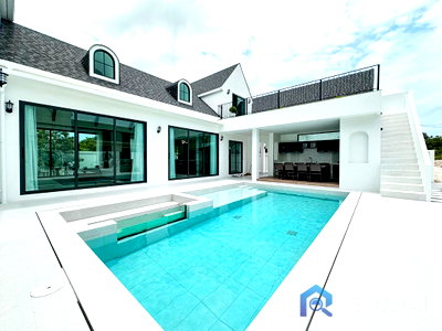 Houses for sale Chonburi : Best Investment pool villa at Castle Hills Pattaya