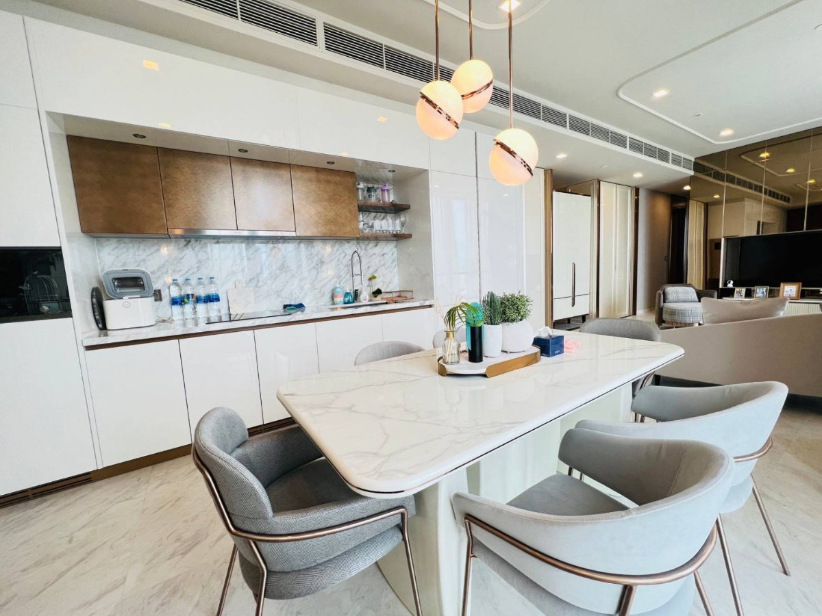 รูป ♦ Modern Luxury style ♦ ชั้น 20+ | 125.20 ตร.ม. 2 ห้องนอน | คอนโดใกล้ เจ อเวนิว ทองหล่อ 2 นาที, BTS ทองหล่อ 5 นาที, ดองกิ มอลล์ 7 นาที - รูปที่ 4/16