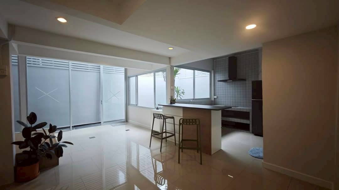 รูป บ้านหลังใหญ่ 3 นอน รีโนเวทใหม่ โชคชัย 4 ลาดพร้าว  - รูปที่ 7/10