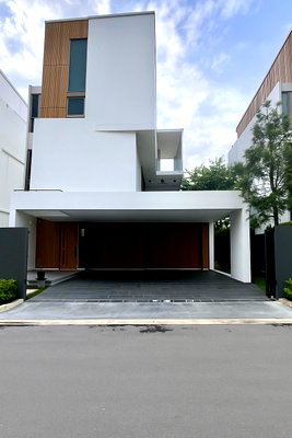 บ้านเดี่ยว ถนนกรุงเทพ-ชลบุรี มอเตอร์เวย์ : บ้านเดี่ยว 3 ชั้น วีเว่ พระราม 9  ตกแต่งสวยพร้อมอยู่