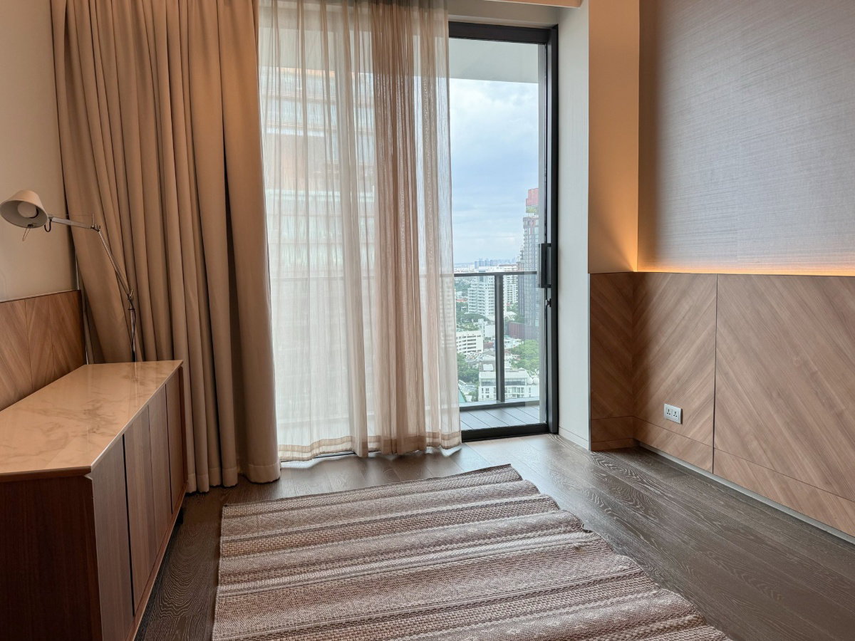 รูป ♢ Ready to move in ♢ ชั้น 20+ 201.80 ตร.ม. | 3 ห้องนอน 3 ห้องน้ำ | ใกล้ เอททองหล่อ 1 นาที, ดองกิ มอลล์ 2 นาที, BTS ทองหล่อ 4 นาที - รูปที่ 10/18