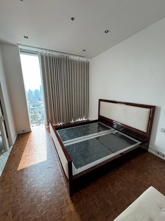รูป ● Prime Location ● ชั้น 30++ 205.00 ตร.ม. | 2 ห้องนอน มีระเบียง | ใกล้ BTS ช่องนนทรี 2 นาที, คิง เพาเวอร์ มหานคร 3 นาที, ตรีนิตีมอลล์ 3 4 นาที - รูปที่ 18/21