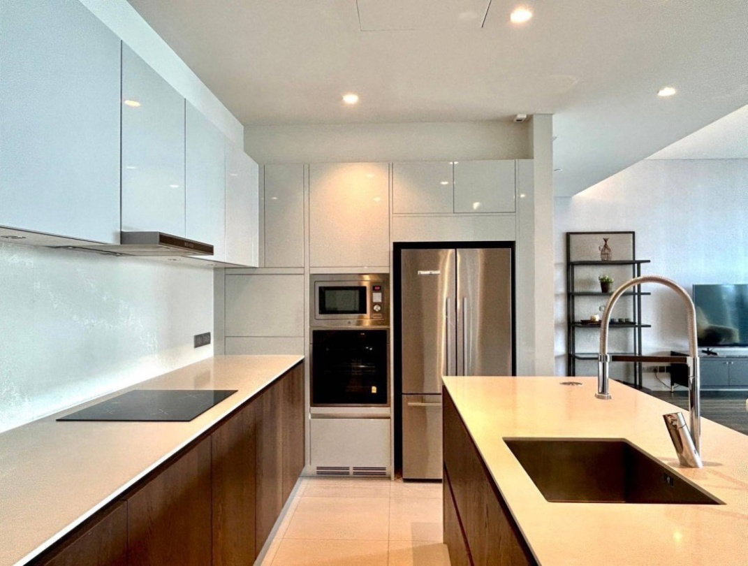รูป ● Nice Decoration ● ชั้น 20+ 200 ตร.ม. | 3 ห้องนอน วิวเมือง | ใกล้ เอททองหล่อ 1 นาที, ดองกิ มอลล์ 2 นาที, BTS ทองหล่อ 4 นาที - รูปที่ 11/16