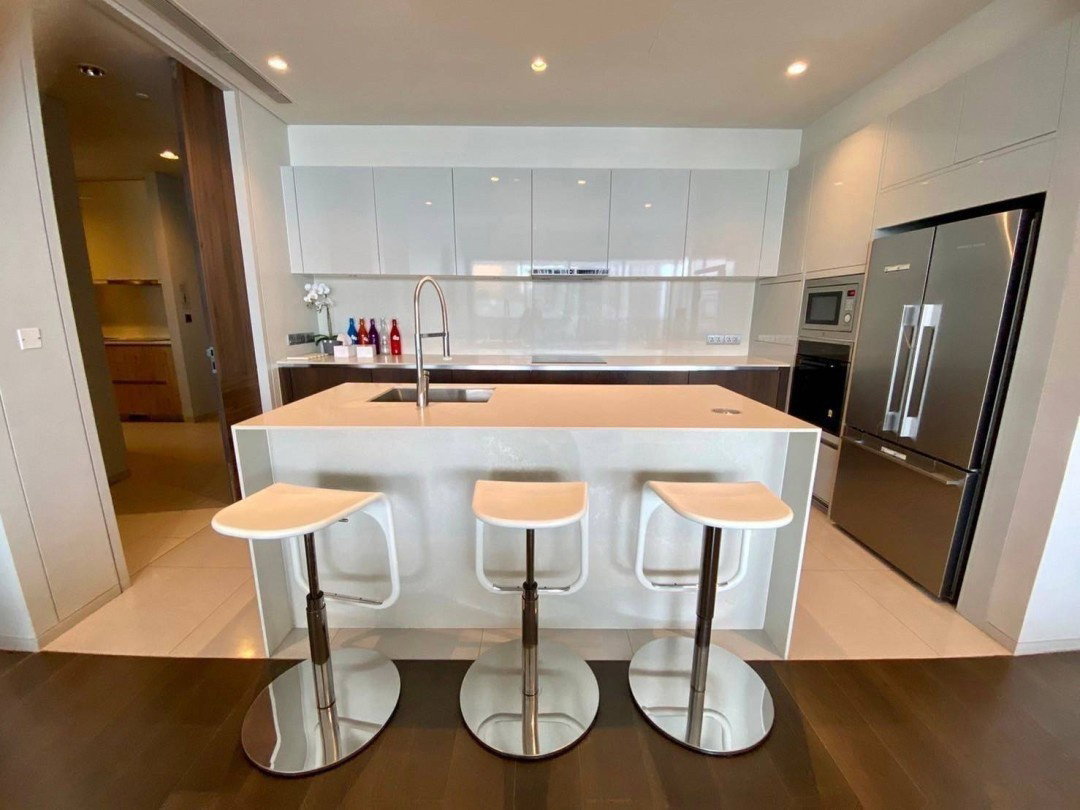 รูป ● Nice Decoration ● ชั้น 20+ 200 ตร.ม. | 3 ห้องนอน วิวเมือง | ใกล้ เอททองหล่อ 1 นาที, ดองกิ มอลล์ 2 นาที, BTS ทองหล่อ 4 นาที - รูปที่ 4/16