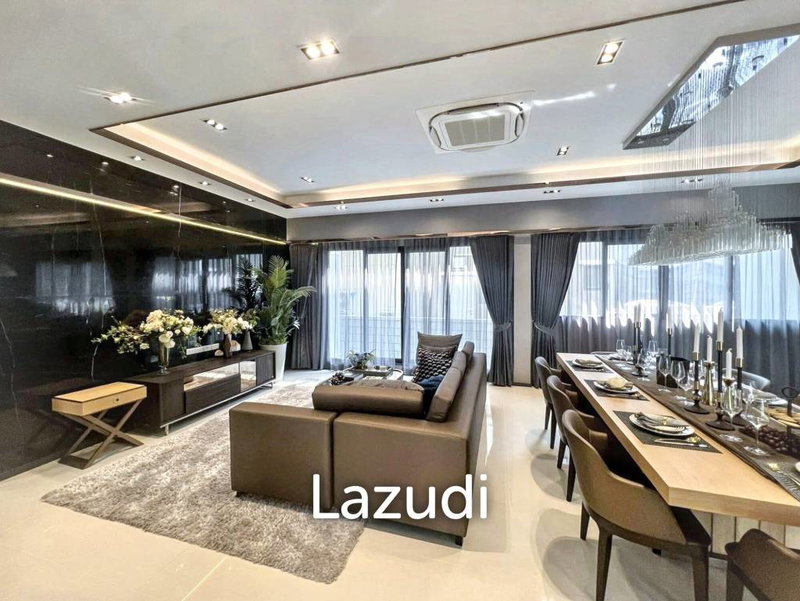 Houses for sale : 5 Bed 6 Bath 375 SQ.M The City Ekkamai - Ladprao