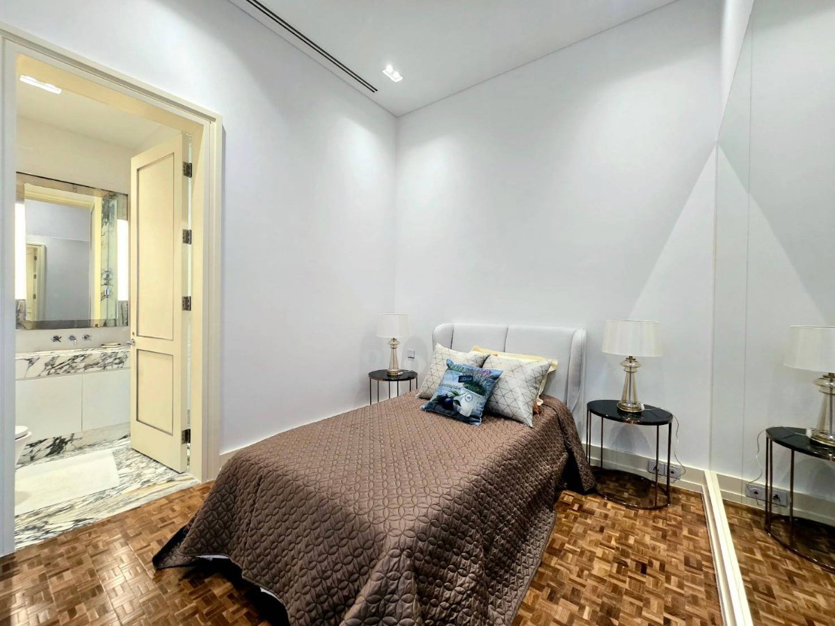 รูป ♦ Prime Location ♦ ชั้น 55++ 400.00 ตร.ม. | 4 ห้องนอน 4 ห้องน้ำ | ใกล้ BTS ช่องนนทรี 2 นาที, คิง เพาเวอร์ มหานคร 3 นาที, ตรีนิตีมอลล์ 3 4 นาที - รูปที่ 18/21