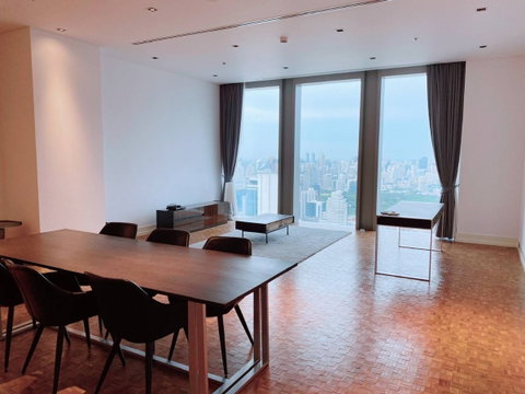 ♢ Prime Location ♢ ชั้น 50++ 151.10 ตร.ม. | 1 ห้องนอน 2 ห้องน้ำ | ใกล้ BTS ช่องนนทรี 2 นาที, คิง เพาเวอร์ มหานคร 3 นาที, ตรีนิตีมอลล์ 3 4 นาที