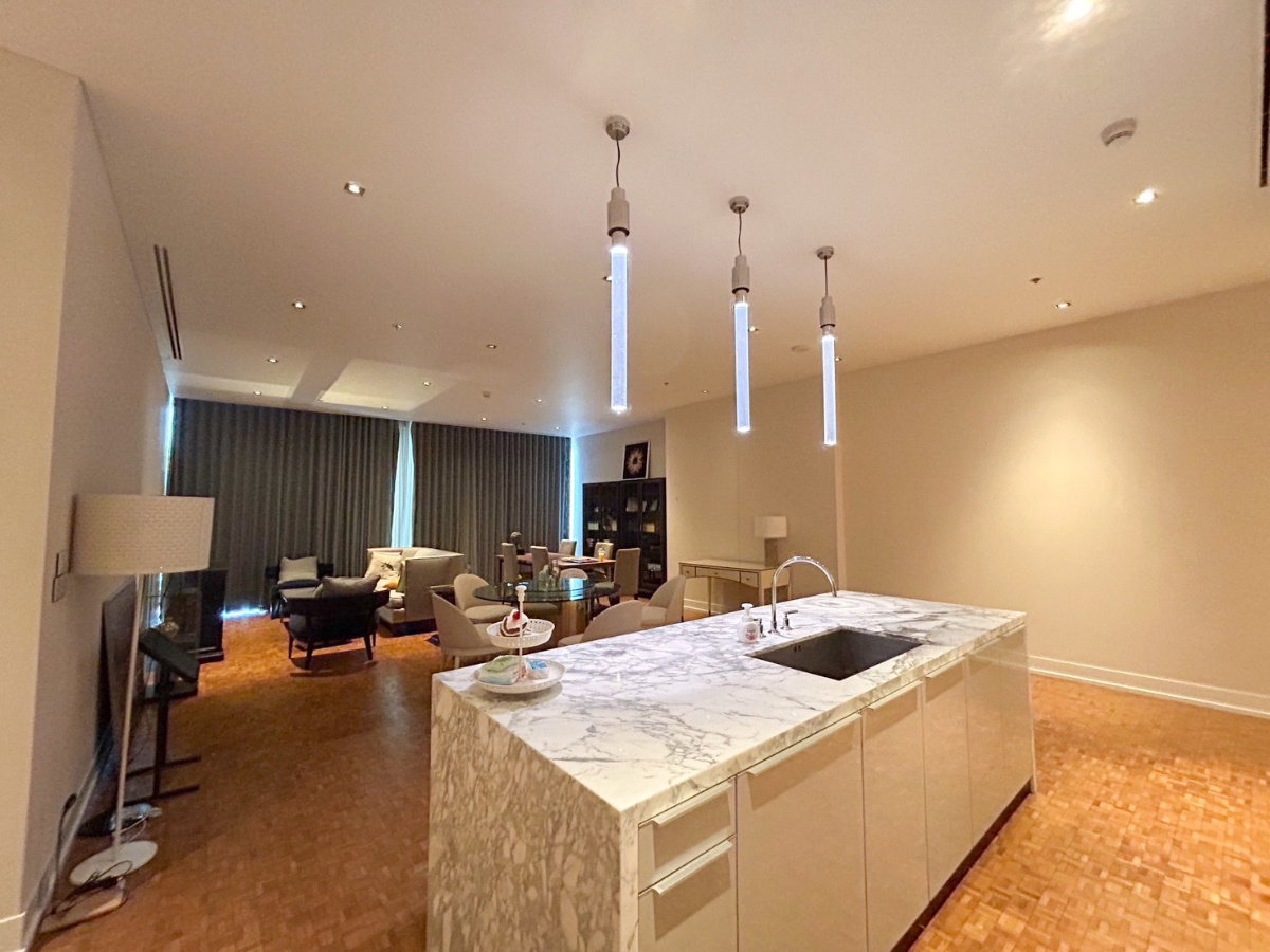 รูป ● Prime Location ● ชั้น 30++ 223.00 ตร.ม. | 3 ห้องนอน 4 ห้องน้ำ | ใกล้ BTS ช่องนนทรี 2 นาที, คิง เพาเวอร์ มหานคร 3 นาที, ตรีนิตีมอลล์ 3 4 นาที - รูปที่ 2/9