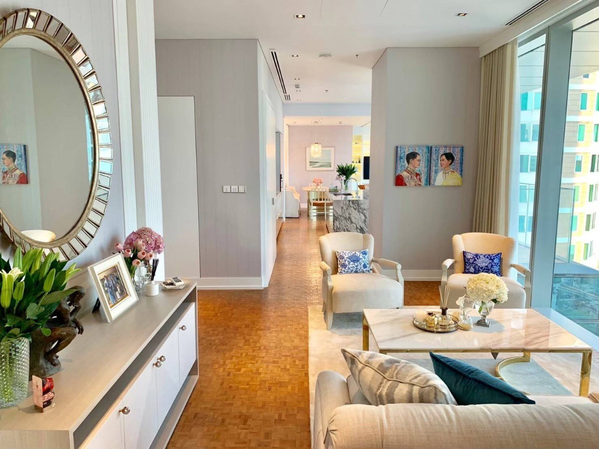 รูป ♦ Nice Decoration ♦ ชั้น 30++ 205.00 ตร.ม. | 3 ห้องนอน ตกแต่งครบ | ใกล้ BTS ช่่องนนทรี 2 นาที, คิง เพาเวอร์ มหานคร 3 นาที, ตรีนิตีมอลล์ 3 4 นาที - รูปที่ 1/9