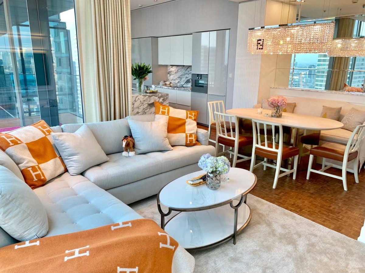 รูป ♦ Nice Decoration ♦ ชั้น 30++ 205.00 ตร.ม. | 3 ห้องนอน ตกแต่งครบ | ใกล้ BTS ช่่องนนทรี 2 นาที, คิง เพาเวอร์ มหานคร 3 นาที, ตรีนิตีมอลล์ 3 4 นาที - รูปที่ 3/9