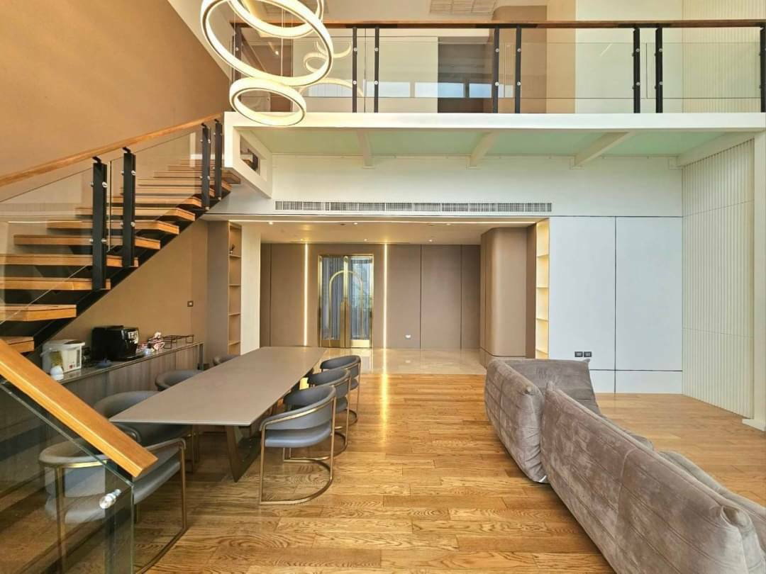 รูป ► Duplex ◄ ชั้น 40+ 300.86 ตร.ม. | 4 ห้องนอน วิวแม่น้ำเจ้าพระยา | ใกล้ ไอคอนสยาม 1 นาที, BTS กรุงธนบุรี 2 นาที - รูปที่ 1/21