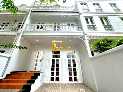 เช่าทาวน์โฮม วัน แบงค็อก   : Spacious 3 Bedroom Townhouse For Rent in Phloen Chit - BR49053TH