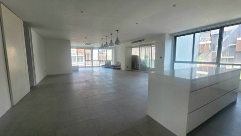 LTH12780- Click condo Sukhumvit 65 FOR SALE Size 175 sqm. 3 beds 2 baths Near BTS Ekkamai Station ONLY 13.5 MB