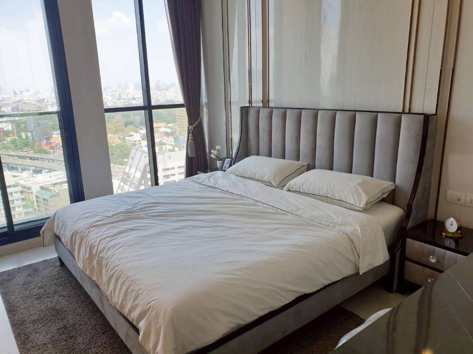 รูป ♔ Rare Unit ♔ ชั้น 20+ พื้นที่ใช้สอย 55.72 ตร.ม. | 1 ห้องนอน 1 ห้องน้ำ | คอนโดมีSkywalk เชื่อมเข้า BTS เพลินจิตและ Central Embassy - รูปที่ 1/16