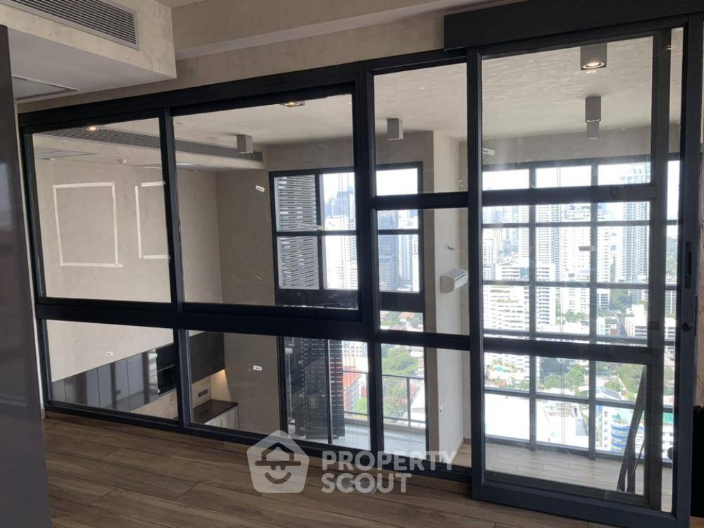 รูป คอนโด 2 ห้องนอน 120 ตร.ม. โครงการ The Lofts Asoke ใกล้ MRT เพชรบุรี 300 ม. (ID 1506324) - รูปที่ 4/5