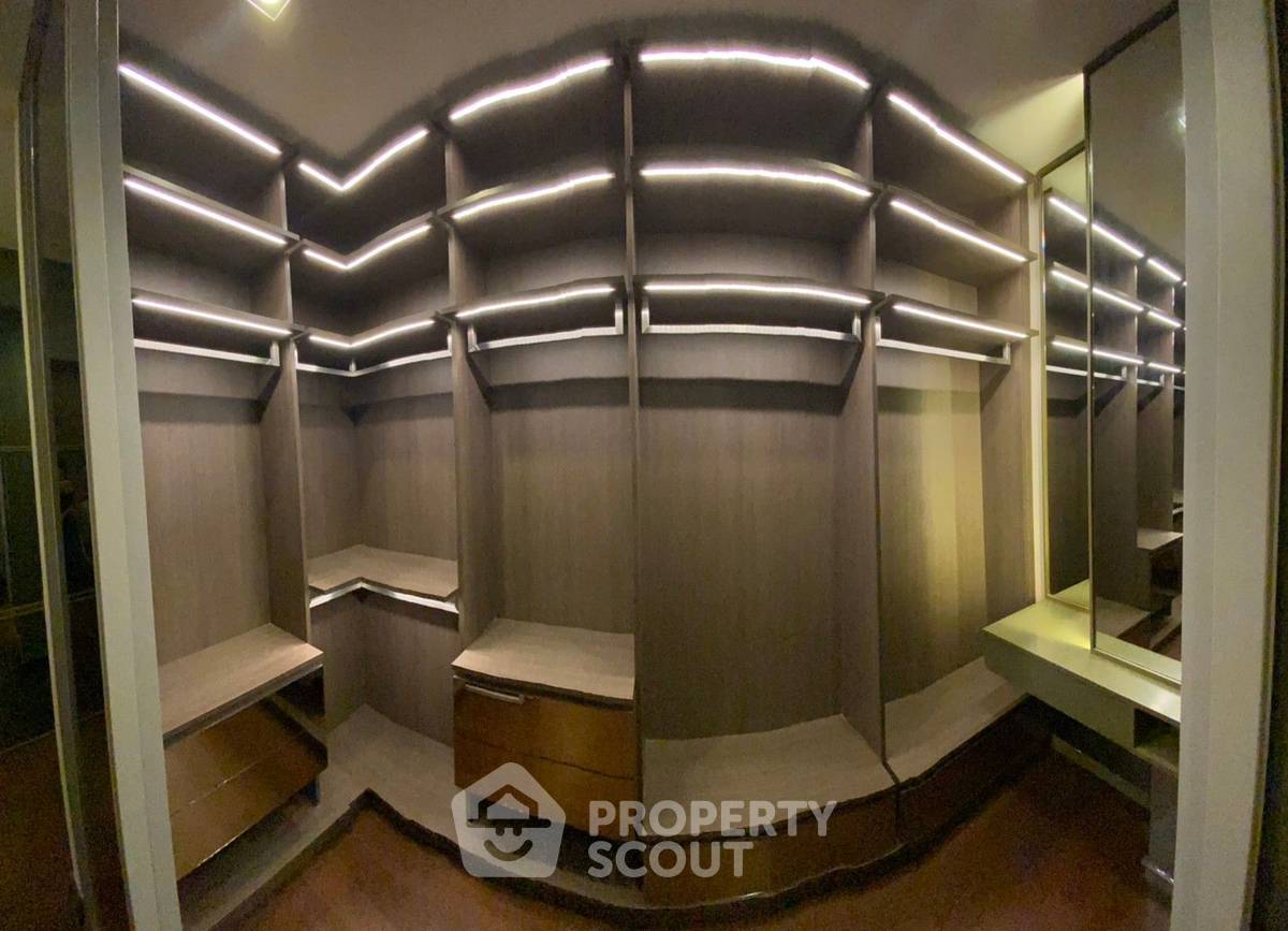 รูป คอนโด 2 ห้องนอน ชั้นสูง 93 ตร.ม. Q1 สุขุมวิท ใกล้ BTS นานา 20 ม. (ID 1546156) - รูปที่ 12/31