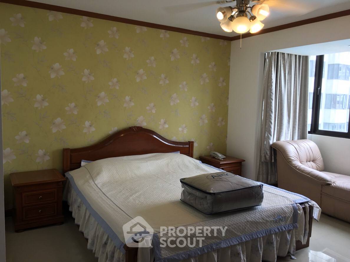 picture 2-BR Condo At Omni Tower, 12th Floor, 400m To BTS Nana (ID 556550) - 6/25