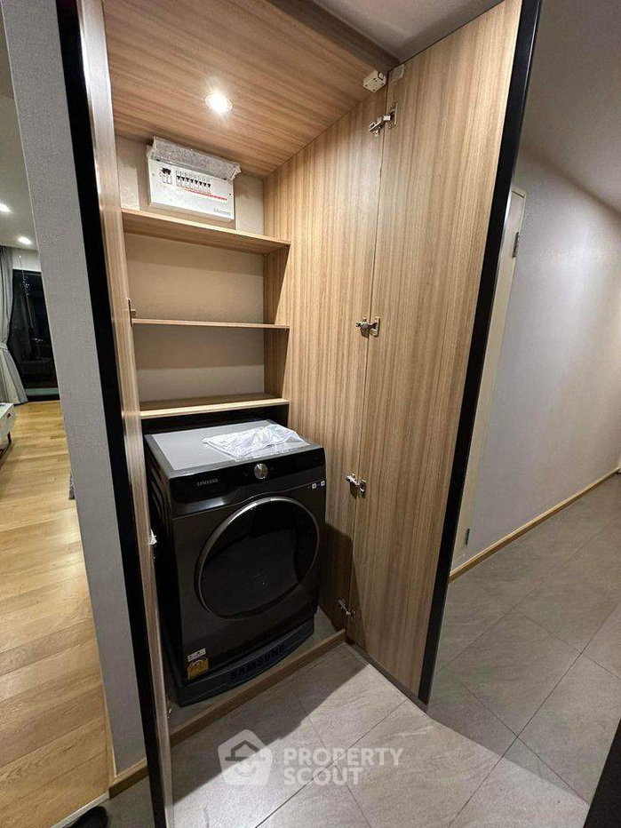 รูป ห่าง BTS ชิดลม เพียง 200 ม. | 2 ห้องนอน Na Vara Residence (ID 1176673) - รูปที่ 5/9