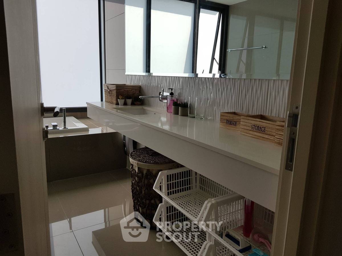 รูป คอนโด 2 ห้องนอน Rhythm สุขุมวิท 42 ชั้น 31 ใกล้ BTS เอกมัย 200 ม. (ID 511574) - รูปที่ 9/10