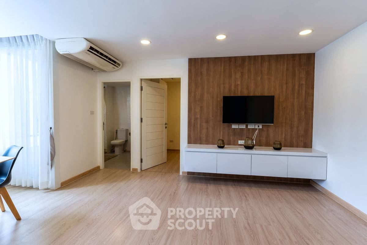 picture 2-BR Condo For Rent At 39 Suites, 65 Sqm Near BTS Phrom Phong (ID 1479309) - 14/19