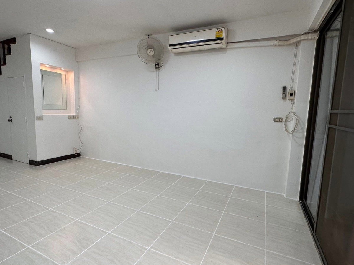 รูป #R4982 ให้เช่าบ้าน Soi Ratchadaphisek 3 - รูปที่ 11/11
