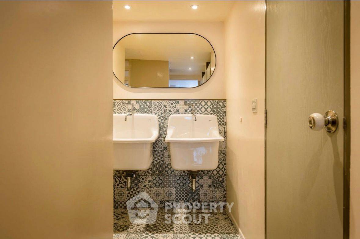 รูป คอนโด 2 ห้องนอน 77 ตร.ม. ชั้น 24 โครงการ Omni Tower ใกล้ BTS นานา 400 ม (ID 2084304) - รูปที่ 19/23