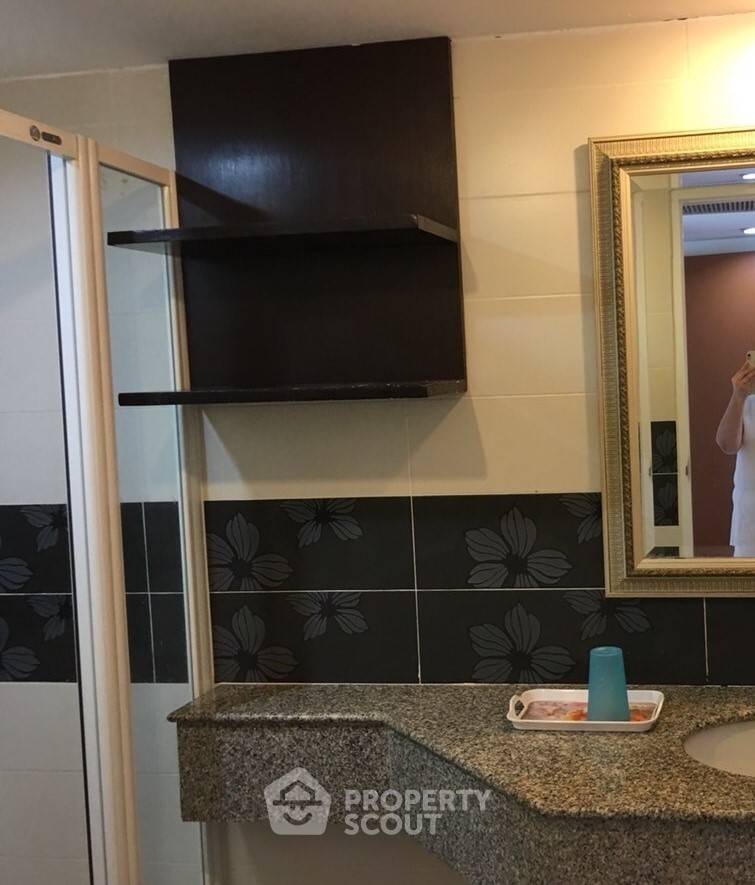 picture 2-BR Condo At Omni Tower, 12th Floor, 400m To BTS Nana (ID 556550) - 10/25