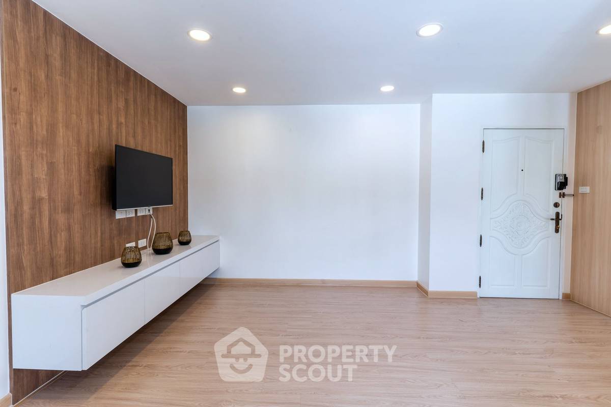 picture 2-BR Condo For Rent At 39 Suites, 65 Sqm Near BTS Phrom Phong (ID 1479309) - 15/19