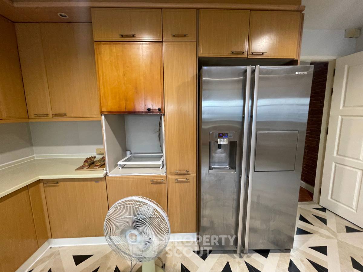 รูป คอนโดมิเนียม 5 ห้องนอน พื้นที่ 650 ตร.ม. ชั้น 22 Fairview Tower ใกล้ BTS อโศก (ID 1529055) - รูปที่ 17/48